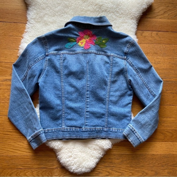 Very Vera Flower Embroidered Jean Jacket - Picture 5 of 7